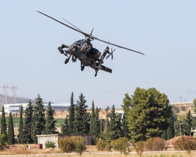 Apache: Από την κατάρρευση στη διάσωση – Η σωτήρια συμφωνία για τα ελληνικά μαχητικά ελικόπτερα