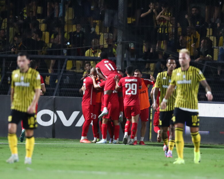 Άρης – Αράζ 2-2: Αποκλεισμός για τους «κίτρινους» μετά από παιχνίδι «θρίλερ» στο Conference League