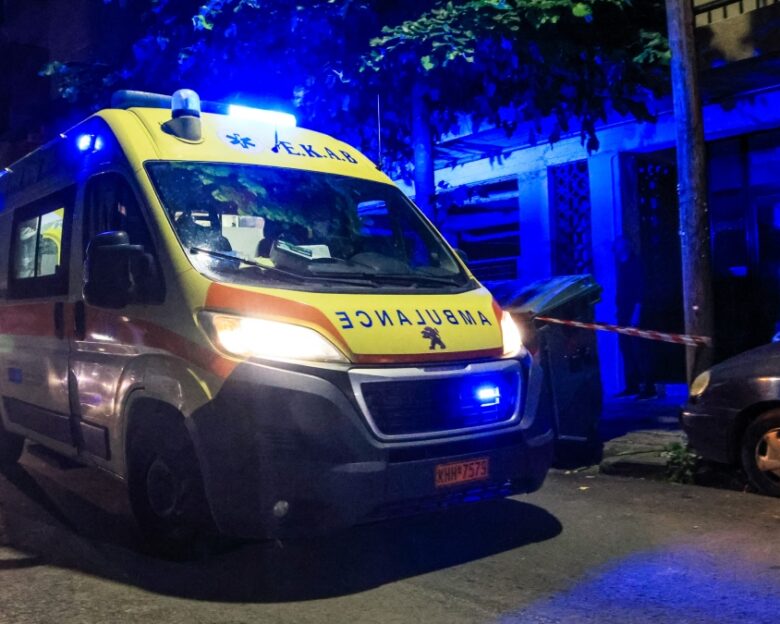 Νίκαια: Μοτοσικλέτα παρέσυρε και σκότωσε ηλικιωμένο πεζό – Στο νοσοκομείο ο οδηγός