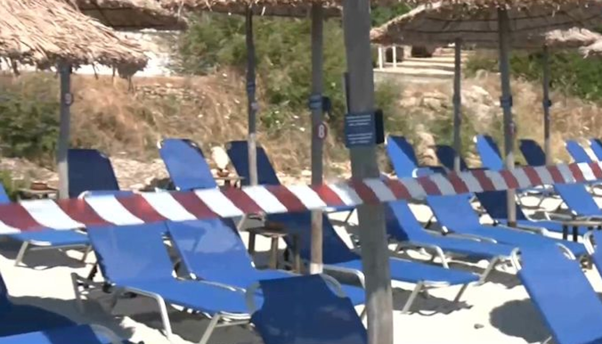 Σφράγιση beach bar της Χαλκιδικής