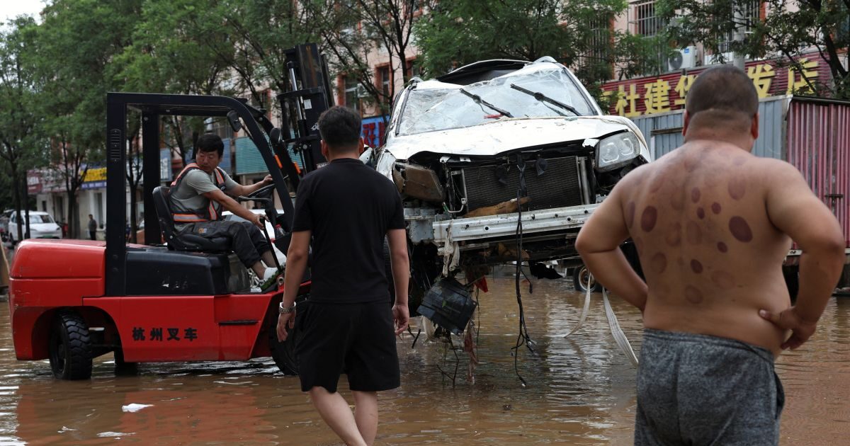 Deadly floods in China: At least 30 dead in Beijing – Over 80,000 people were removed from their homes