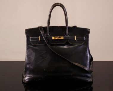 Η διάσημη μαύρη δερμάτινη Birkin