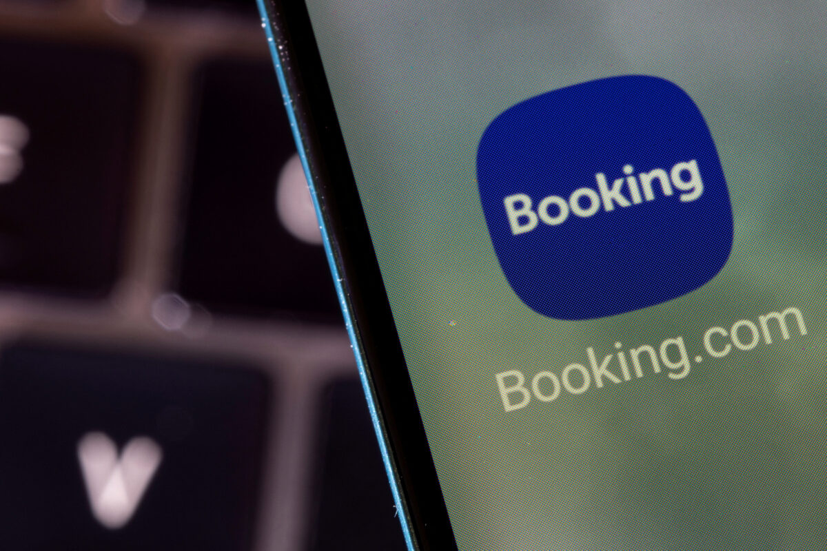 Η εφαρμογή Booking.com σε οθόνη κινητού