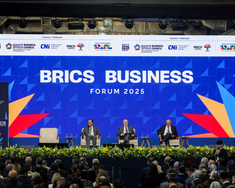 Με κοινή γραμμή τα BRICS κατά του αμερικανικού προστατευτισμού