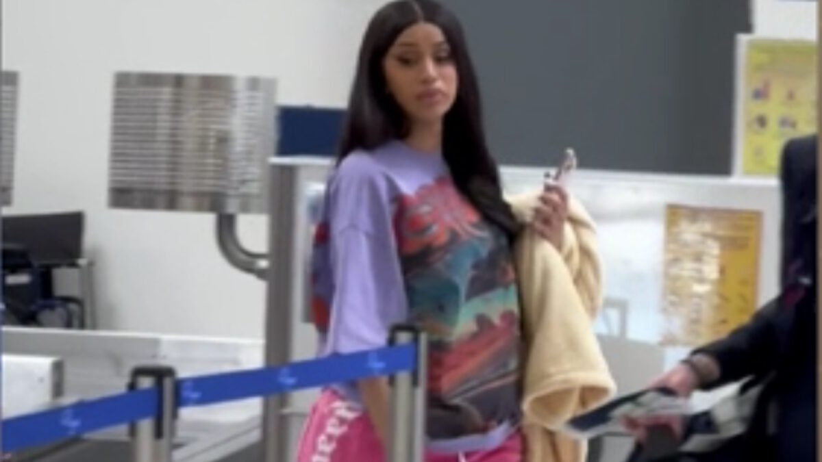 H Cardi B φεύγει από τη Μύκονο
