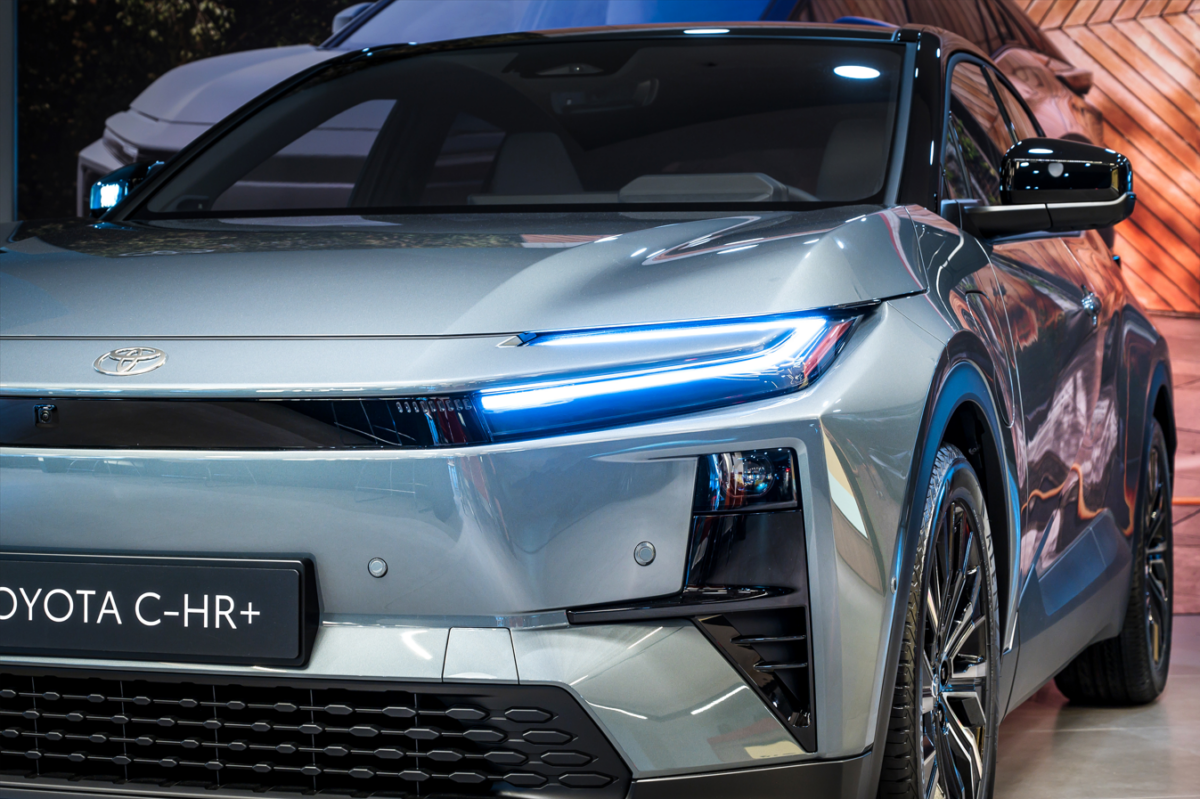TOYOTA C-HR+