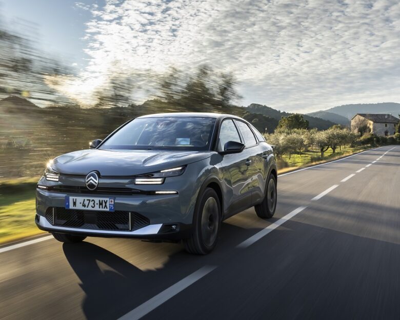 Citroen: Με περισσότερο εξοπλισμό σε δύο εκδόσεις το C4