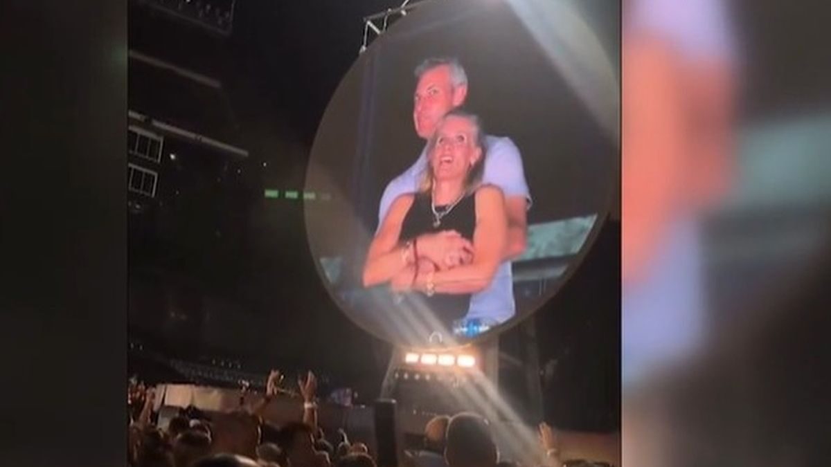 Το «παράνομο» ζευγάρι στη συναυλία των Coldplay στη Βοστώνη