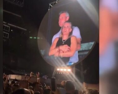 Το «παράνομο» ζευγάρι στη συναυλία των Coldplay στη Βοστώνη