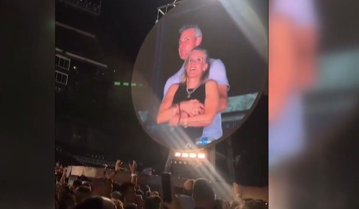Το «παράνομο» ζευγάρι στη συναυλία των Coldplay στη Βοστώνη