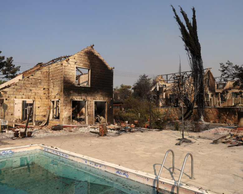 Φωτιά στην Κύπρο: Εικόνες απόλυτης καταστροφής από την φονική πυρκαγιά με τους δύο νεκρούς – Δέκα τραυματίες