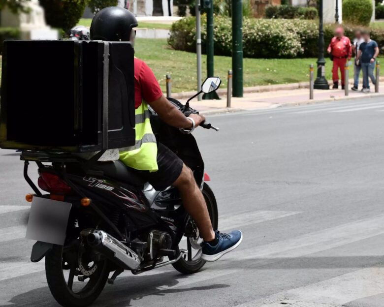Υπουργείο Εργασίας: Έκτακτα μέτρα για τους εργαζόμενους λόγω του καύσωνα τη Δευτέρα 7 Ιουλίου – Χωρίς delivery 12 με 5