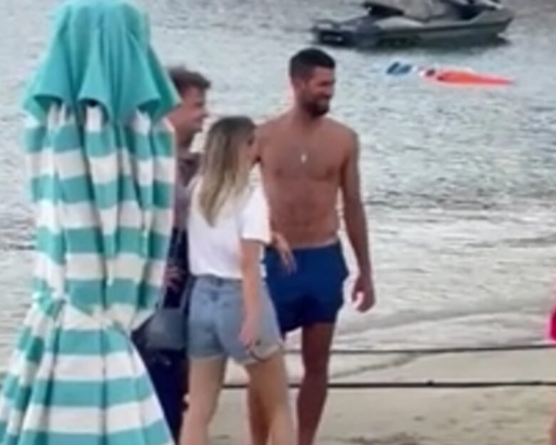 Ο Νόβακ Τζόκοβιτς απολαμβάνει τις καλοκαιρινές του διακοπές στη Μύκονο