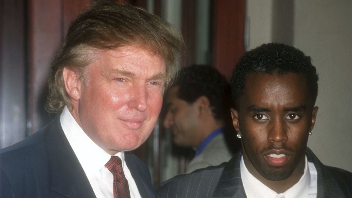 Ο Ντόναλντ Τραμπ με τον Sean «Diddy» Combs το 2005