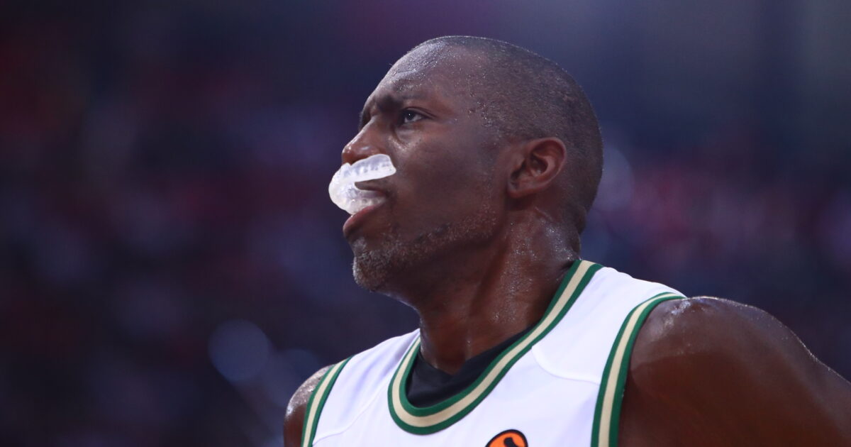 Panathinaikos examines Bryant Dunston