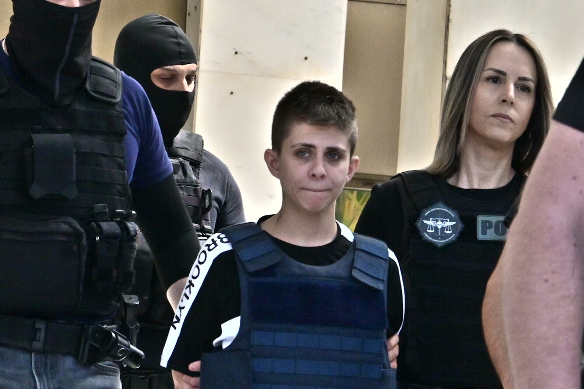 Mεταγωγή της 25χρονης Ειρήνης Μουρτζούκου στις φυλακές Κορυδαλλού από την ΓΑΔΑ