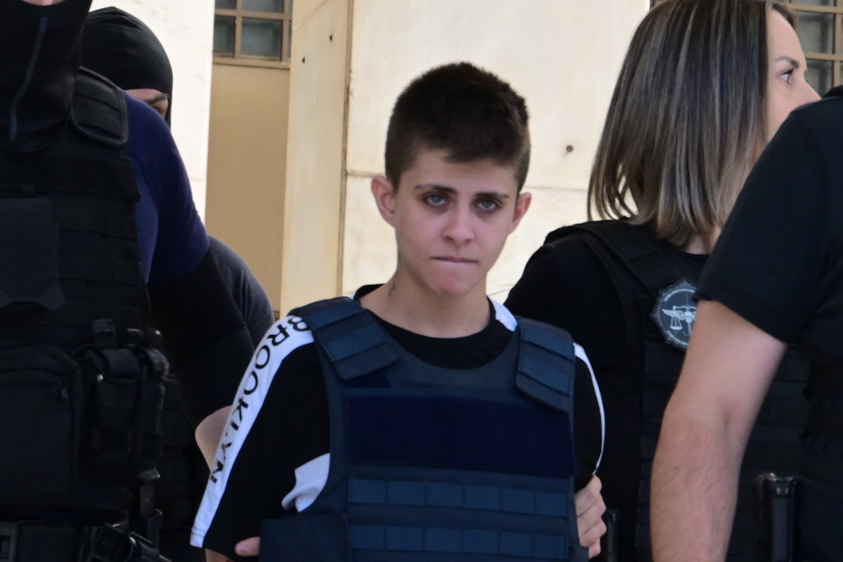 Mεταγωγή της 25χρονης Ειρήνης Μουρτζούκου στις φυλακές Κορυδαλλού από την ΓΑΔΑ