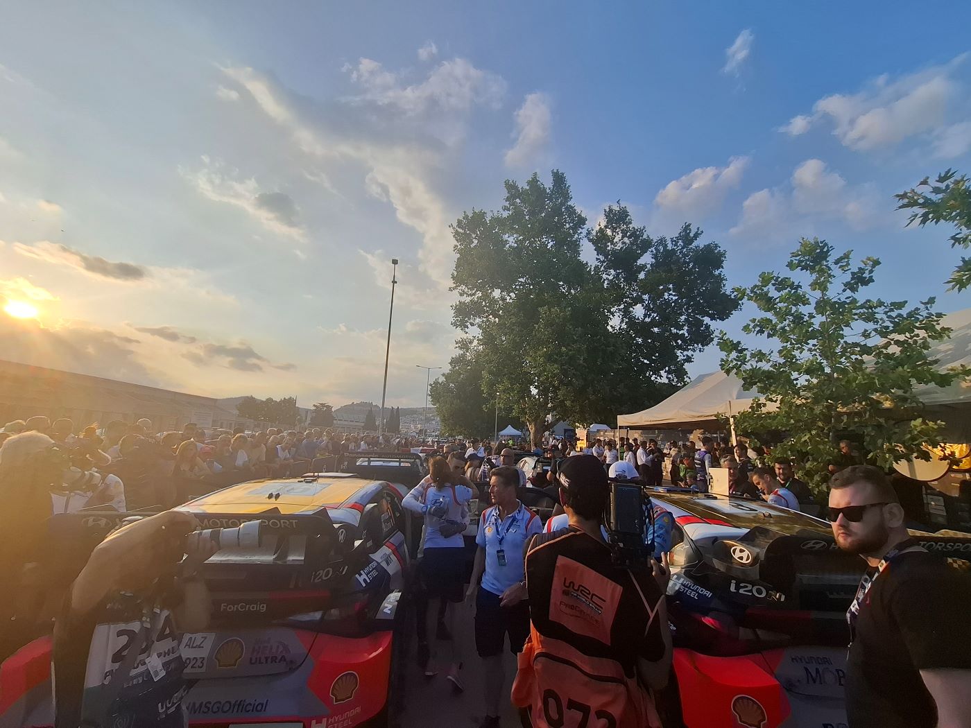 Οι πρωταγωνιστές του ΕΚΟ Ράλλυ Ακρόπολις πίσω από τη σκηνή!