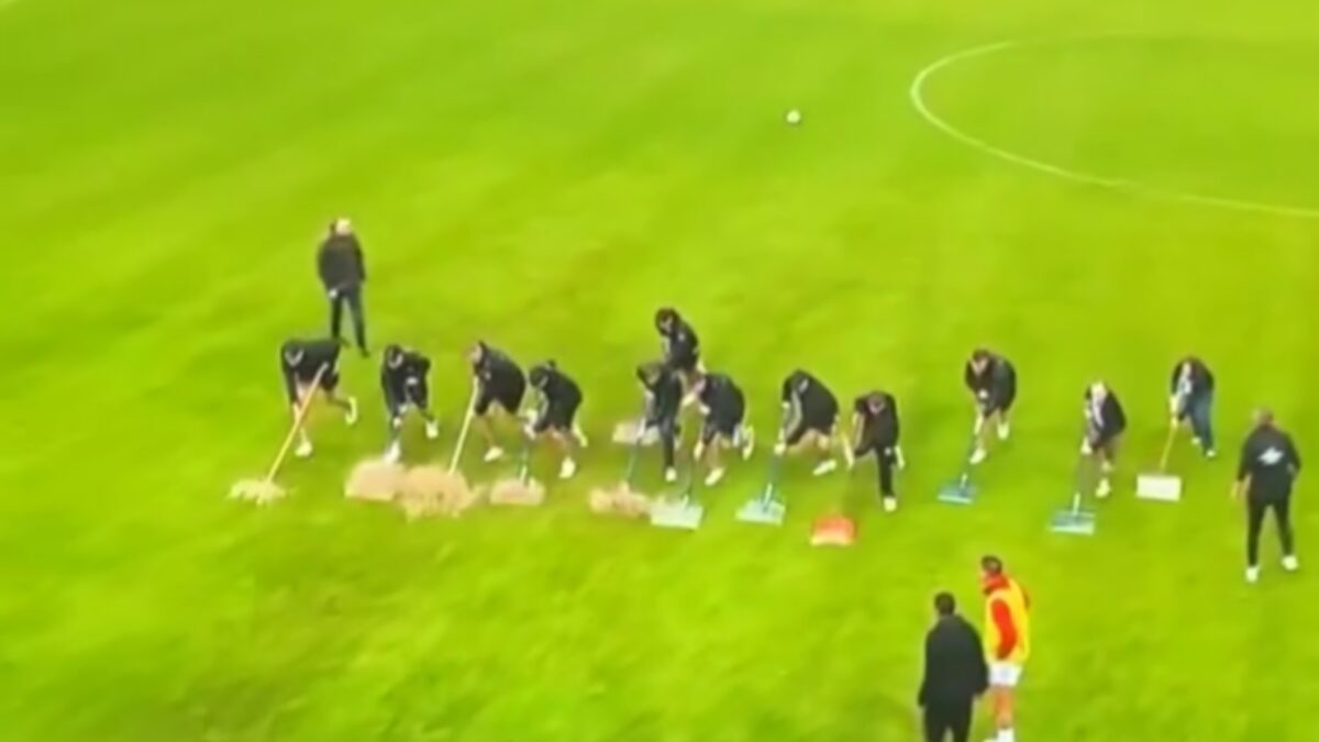 Απίστευτες εικόνες στην Ελβετία: Οπαδοί με σκούπες καθάρισαν το γήπεδο στον αγώνα της Ααράου