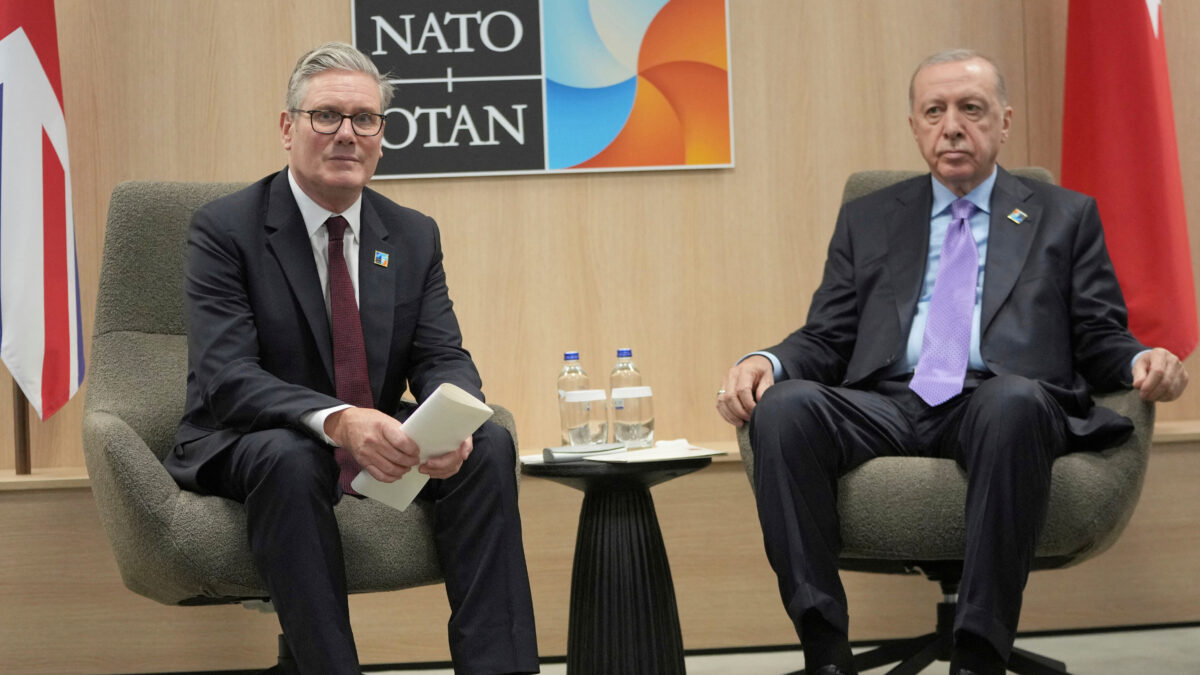 Ρετζέπ Ταγίπ Ερντογάν και Κιρ Στάρμερ