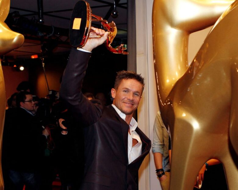 Felix Baumgartner: Βίντεο από την πτήση με αλεξίπτωτο πλαγιάς του αθλητή extreme sports πριν συντριβεί