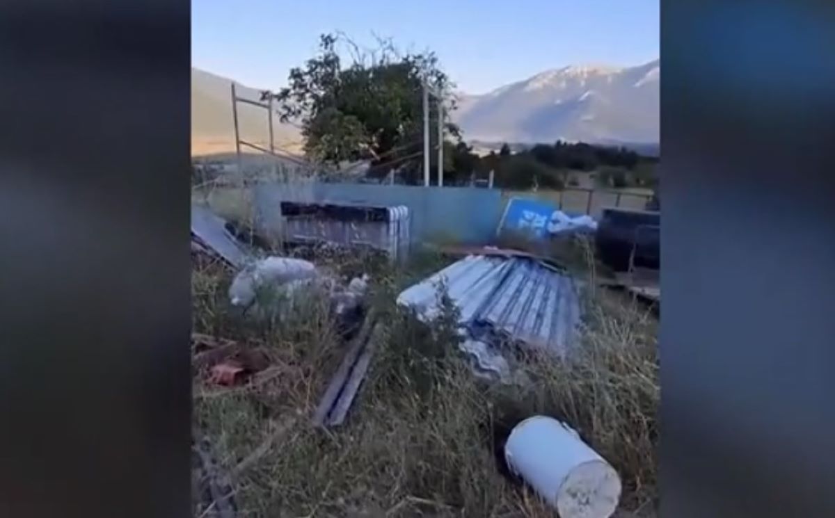 Ο χώρος του εργοταξίου από όπου ξέσπασε η φωτιά στο Φενεό