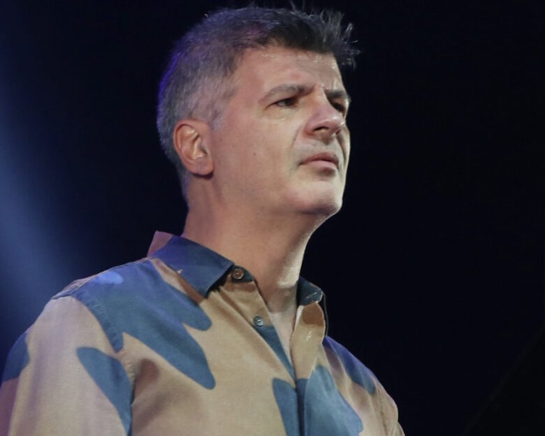 Ο Φοίβος Δεληβοριάς θρηνεί τον Γιώργο Σωτηρόπουλο: Αγαπημένος του θείος ο εικονολήπτης του Alpha που πέθανε