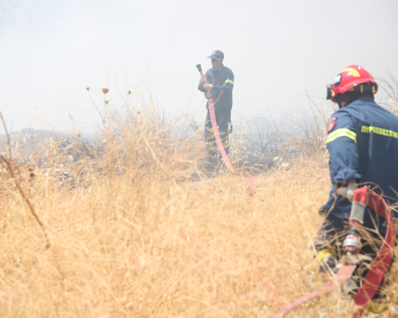 Θεσσαλονίκη: Φωτιά σε ξερά χόρτα στην Σταυρούπολη