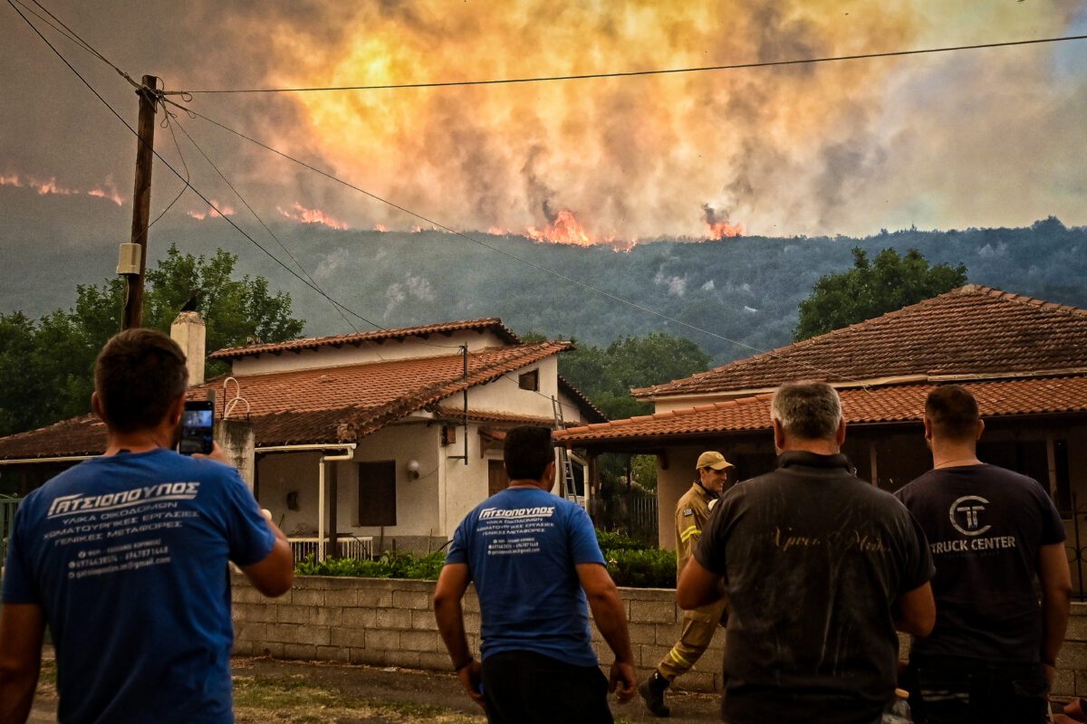 Φωτιά στον Φενεό