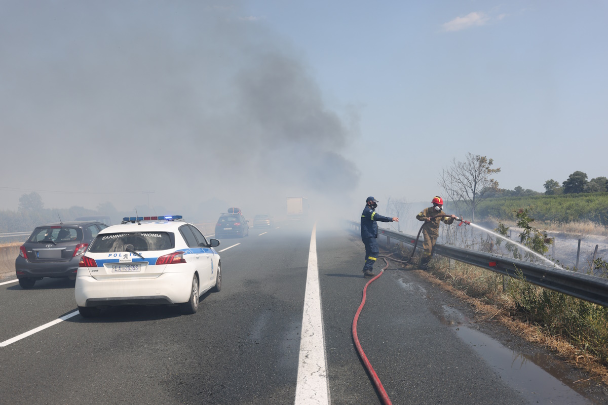 Πυρκαγιά στην Αλεξάνδρεια Ημαθίας, παραπλεύρως της Εγνατίας Οδού