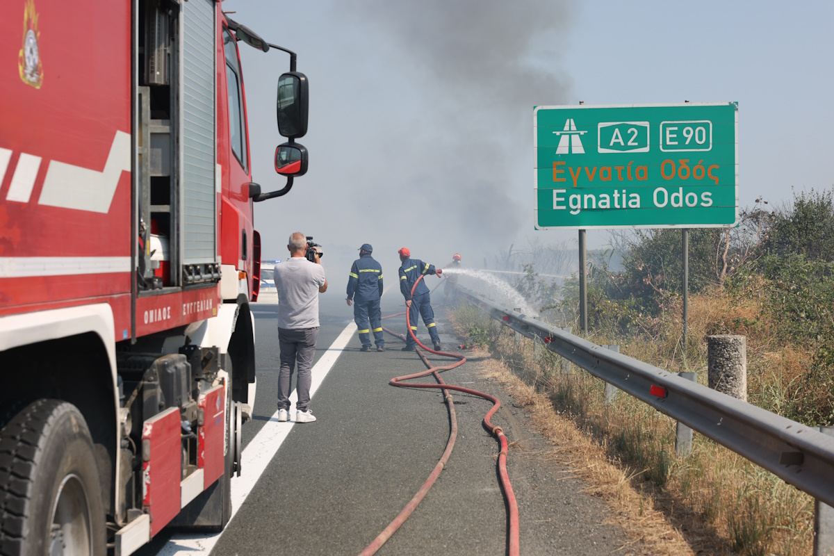 Πυρκαγιά στην Αλεξάνδρεια Ημαθίας, παραπλεύρως της Εγνατίας Οδού