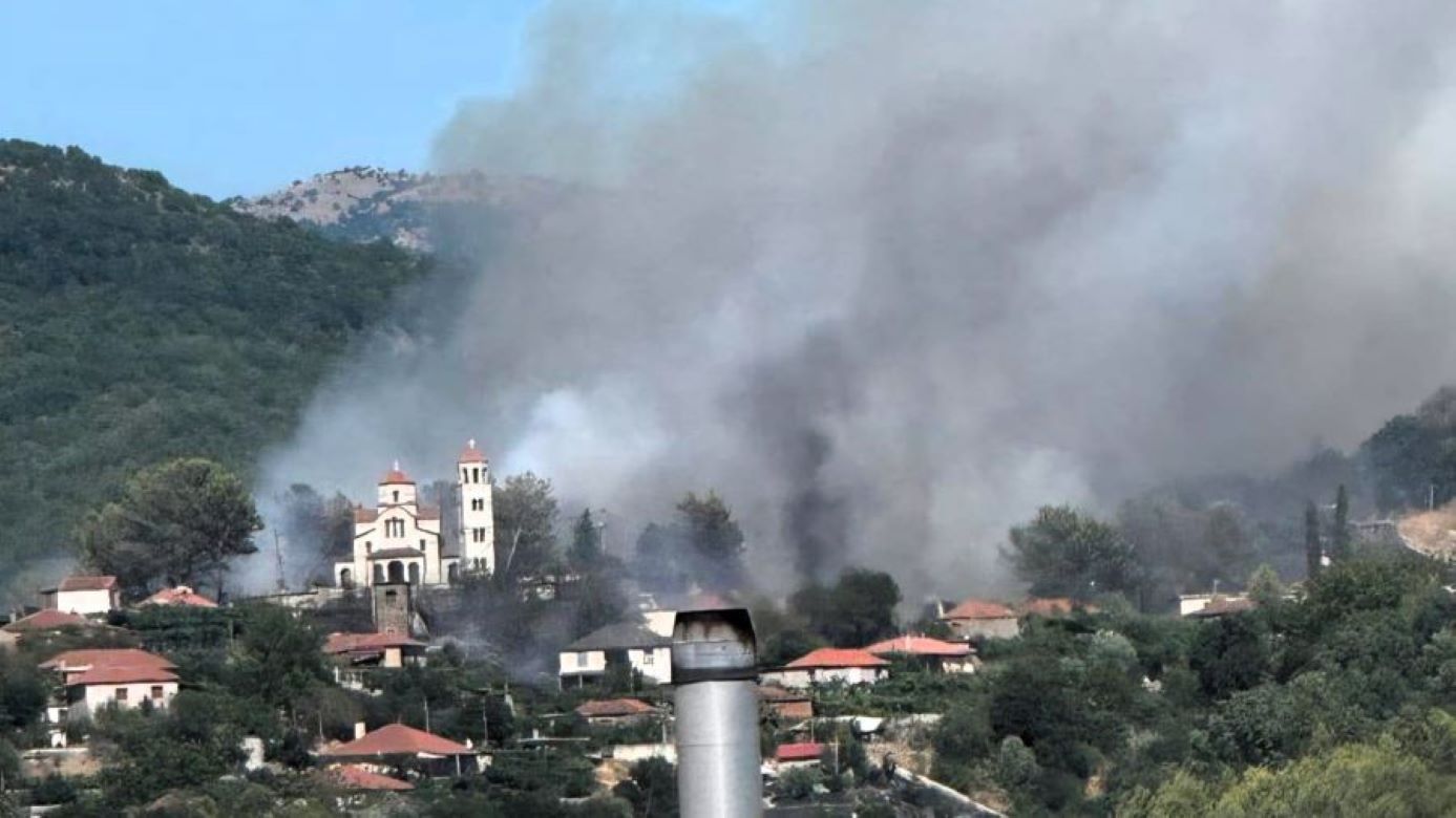 Μεγάλη φωτιά στα ελληνοαλβανικά σύνορα 