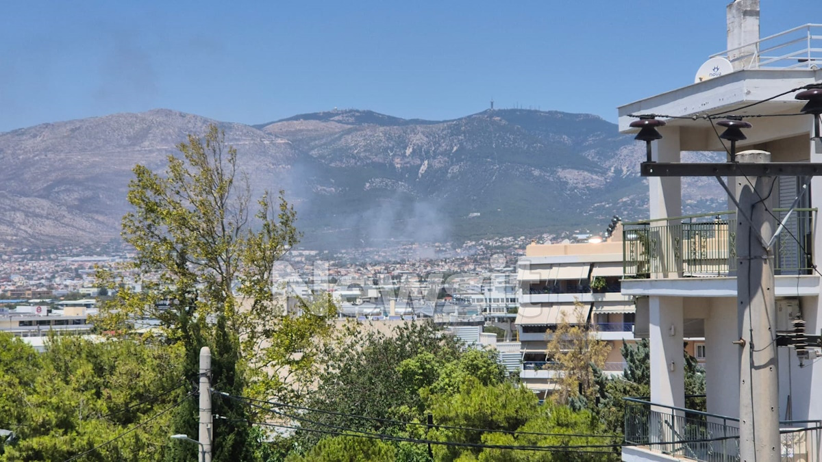 Φωτιά στο Μενίδι