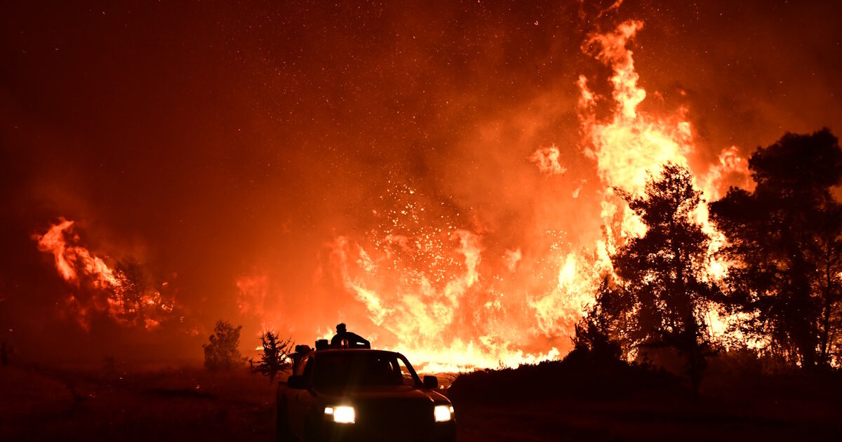 Fire in Oropos: Fire Brigade managed within 8 hours to put the dangerous fire under control