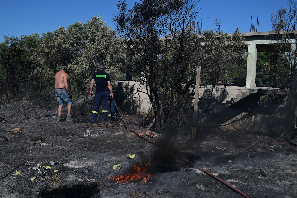 Φωτιά στη Ραφήνα