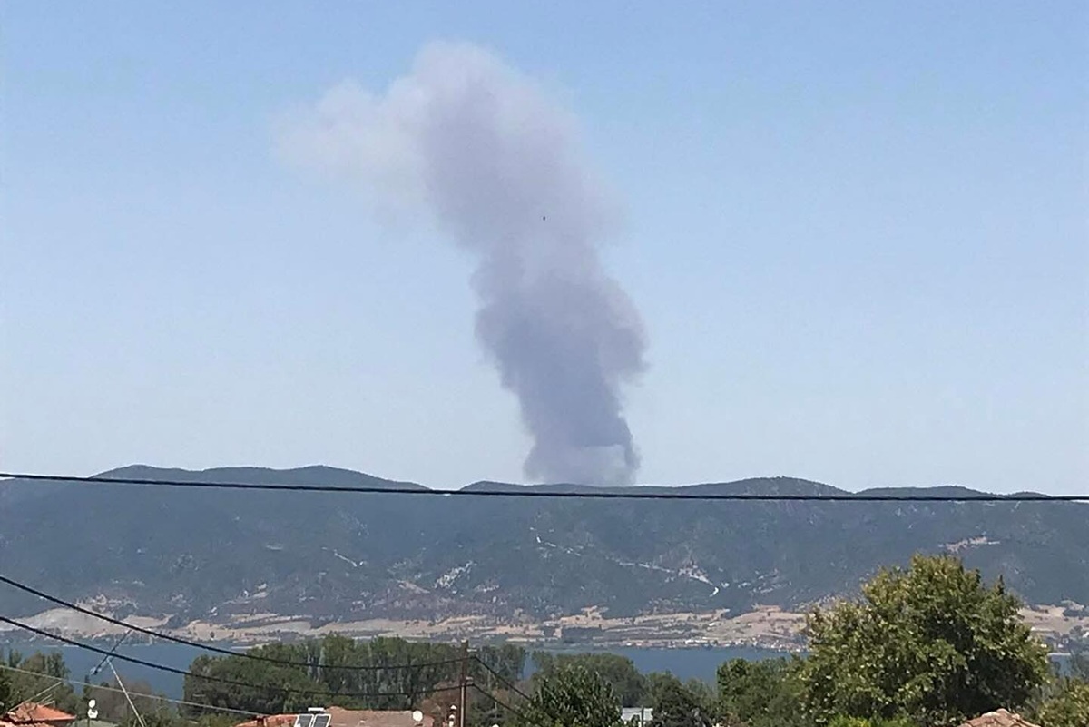 Ισχυρές δυνάμεις για τη φωτιά στη Θεσσαλονίκη