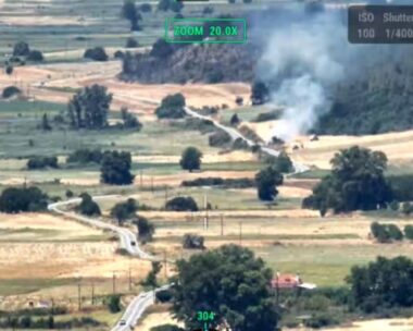 Η στιγμή που ξεσπά η φωτιά στη Βόλβη