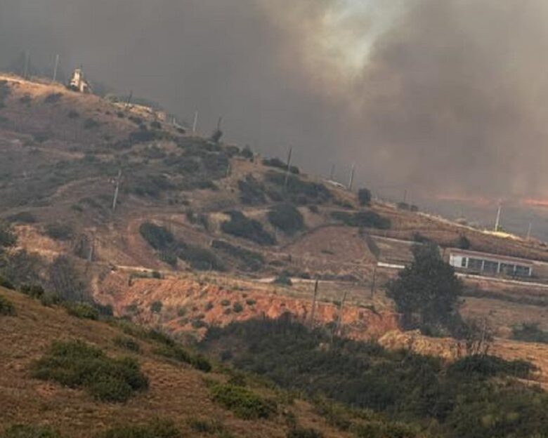 Μεγάλη φωτιά στη Δροσοπηγή Αττικής: Ήχησε 112 για εκκένωση από κρυονέρι