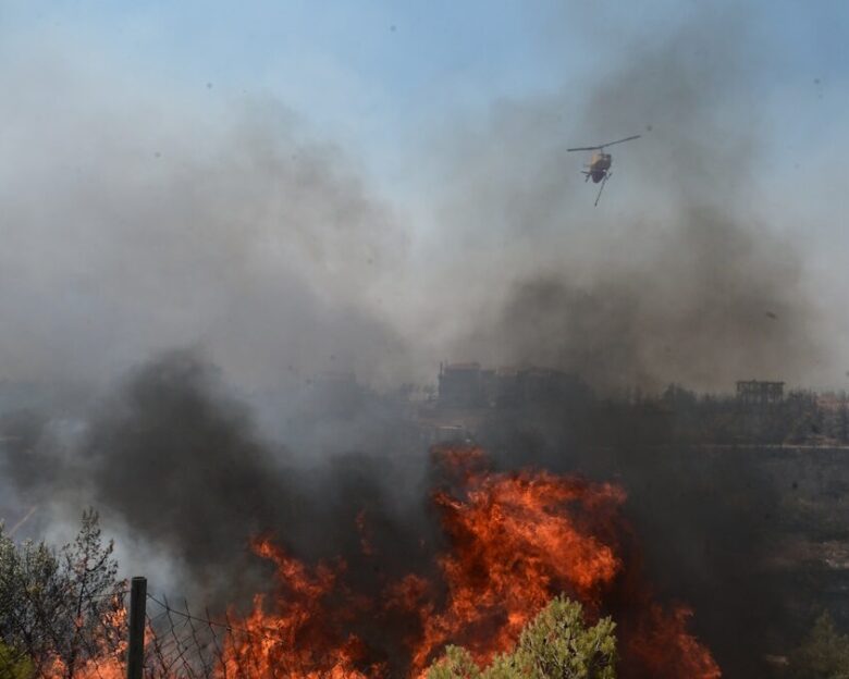 Φωτιά στην Πάτρα στην περιοχή Κάτω Καστρίτσι: Καίει σε αστικό ιστό