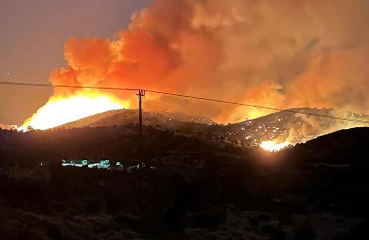 Φωτιά στους Τσακαίους