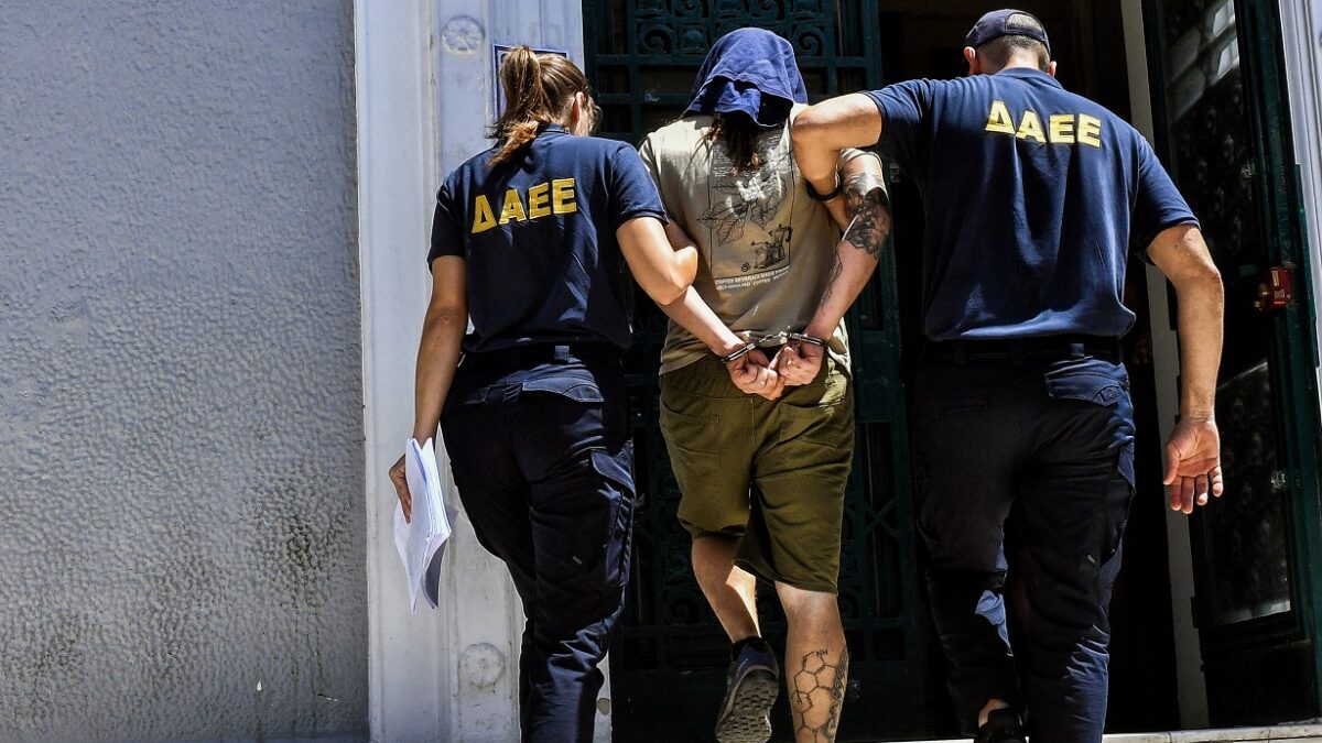 Φωτιά στον Φενεό