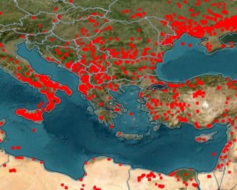 Φωτιές: Στις φλόγες η Μεσόγειος – Στο «κόκκινο» ο δορυφορικός χάρτης της NASA