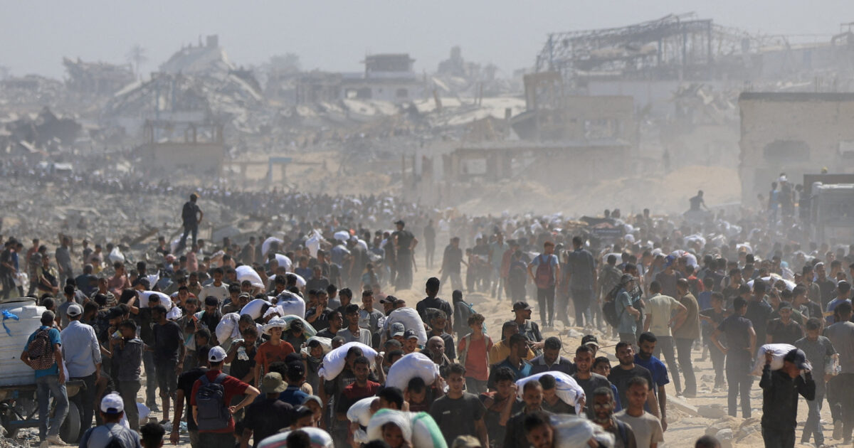 Israeli army announced a cessation of operations to get humanitarian aid to Gaza