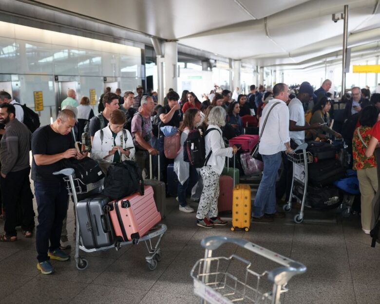 Βρετανία: Νέες ακυρώσεις πτήσεων στο Χίθροου μία ημέρα μετά το χάος σε πολλά αεροδρόμια λόγω τεχνικού προβλήματος