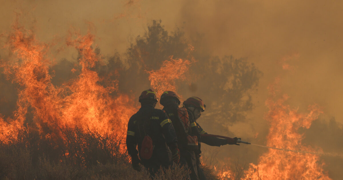 Fire in Ierapetra: Battle of Revival – Message of 112 for 4 -areas evacuation