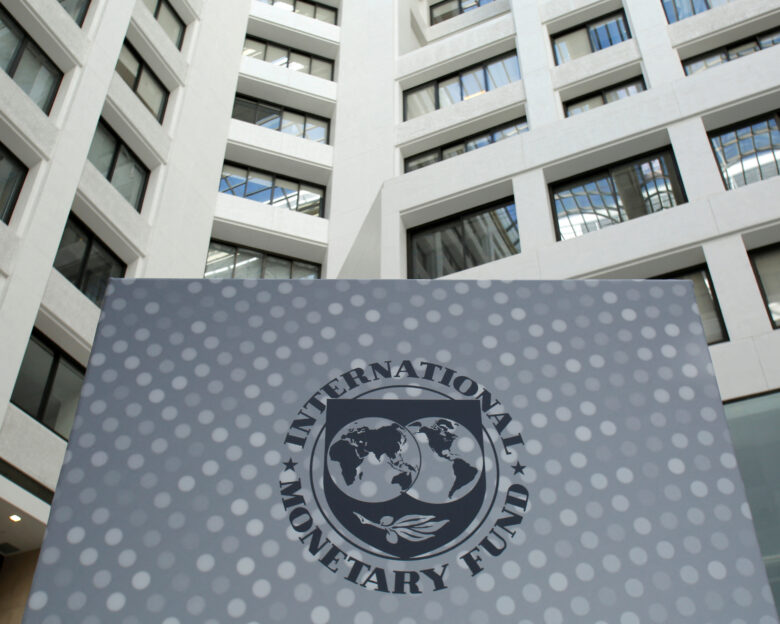 Το ΔΝΤ αύξησε την πρόβλεψη για την παγκόσμια ανάπτυξη