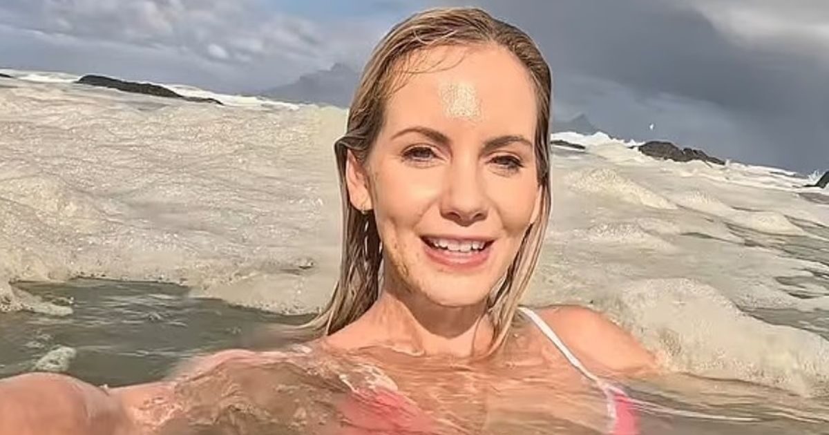 South Africa: Influencer answers after diping in foam of dots: “My skin shines more”