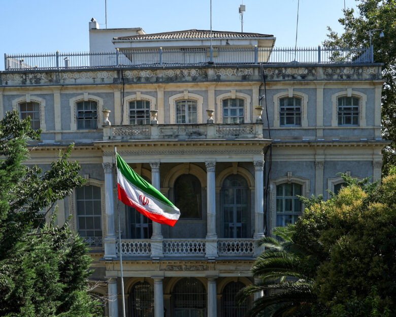 Ιράν: Ξεκινούν οι συνομιλίες με την Ευρώπη για το πυρηνικό πρόγραμμα στην Κωνσταντινούπολη