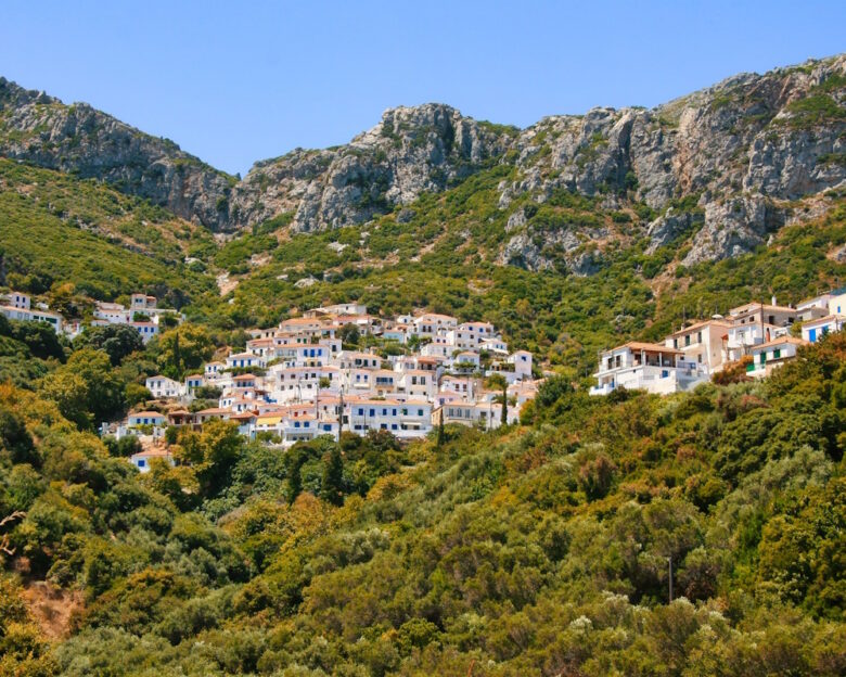 Πολεοδομική ρύθμιση: Τι αλλάζει για τους οικισμούς με 700 κατοίκους, τι με 701 έως 2.000 – 8 ερωτήσεις και απαντήσεις