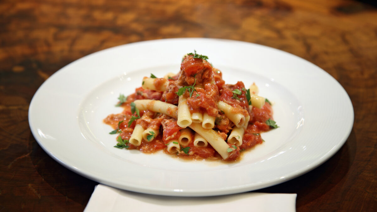 Ziti with sauce with tuna